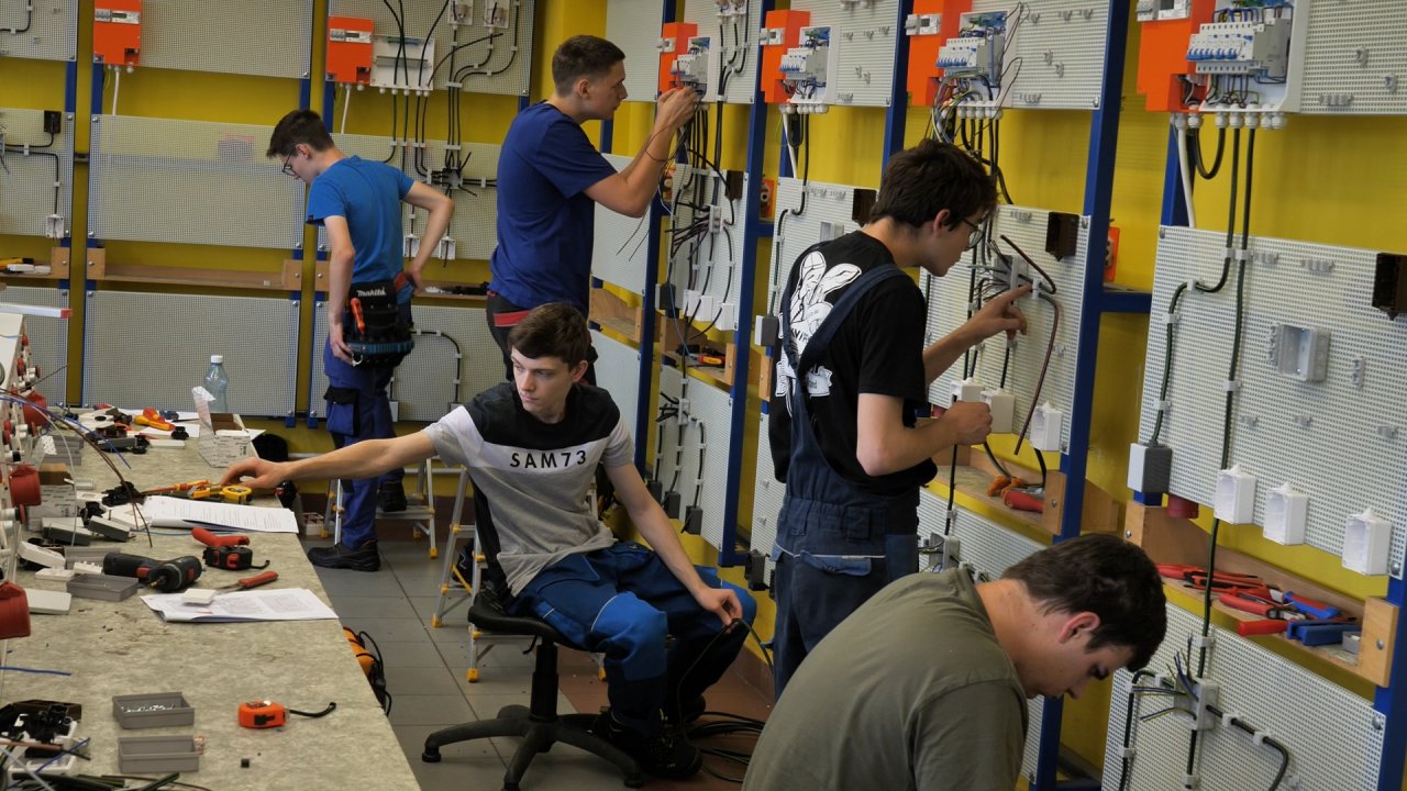 Výsledky v oboru elektro - silnoproud