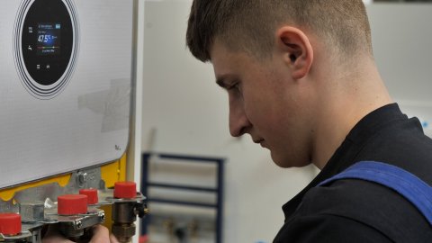 Soutěž Učeň instalatér 2026 představuje špičku mladých řemeslníků v oboru.